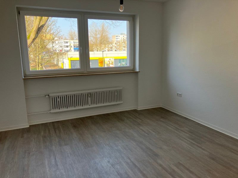 2-Zimmer-Wohnung, mit goßem Wohnzimmer, direkt bezugsfertig - Foto 1