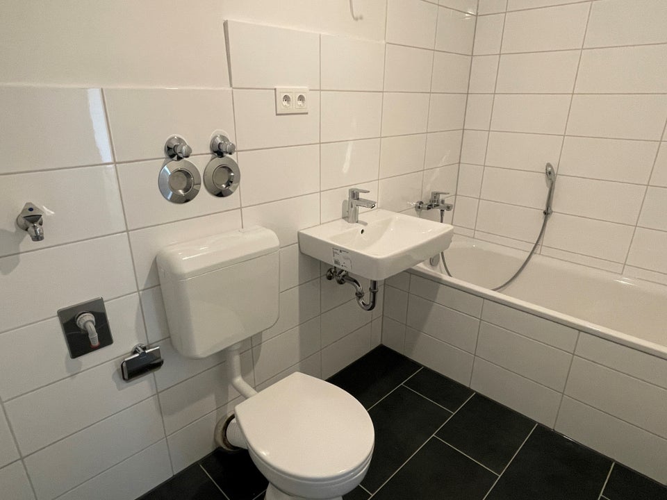 Sanierte 3-Zimmerwohnung mit Balkon - Foto 1