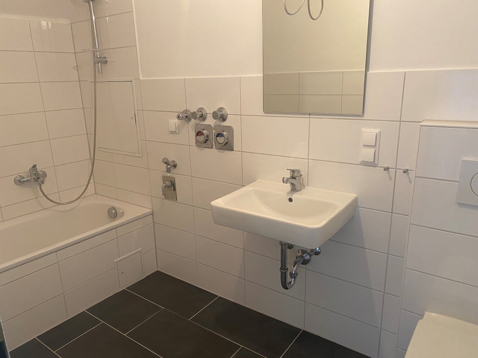Helle 3-Zimmer-Wohnung mit Einbauküche - Foto 2
