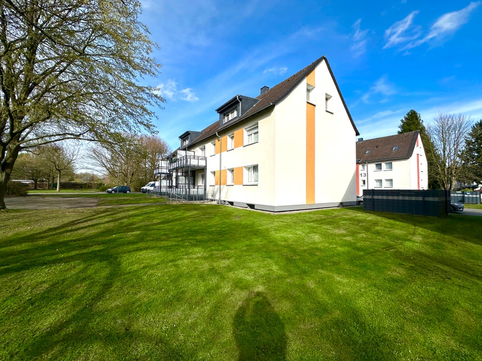 Bezugsfertige 3 - Zimmer Wohnung mit moderner Einbauküche - Foto 1