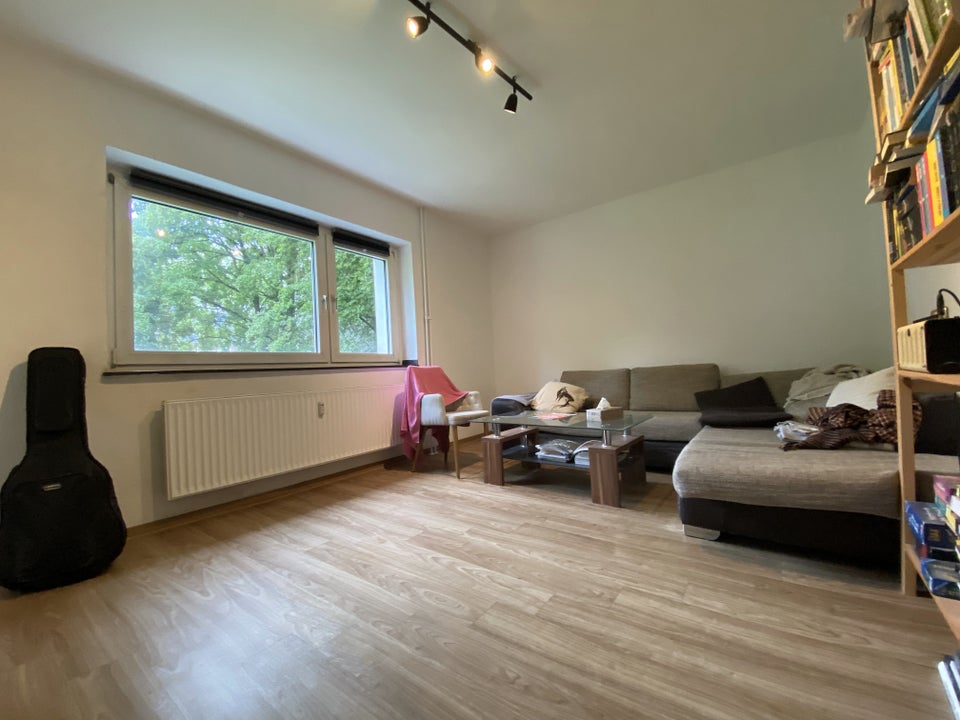 Schicke, kleine 3-Zimmer-Wohnung - bald mit Mietergarten, Übernahme EBK - Photo 1