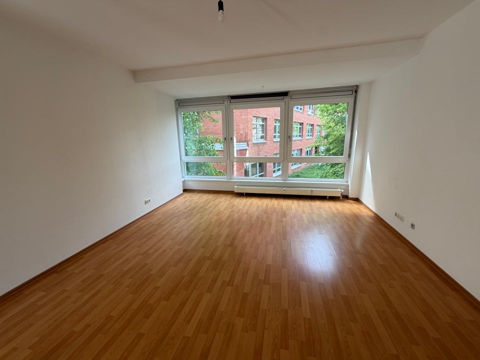 Helle moderne 2-Zimmer-Wohnung in Bockenheim (nähe Messe) - Photo 1