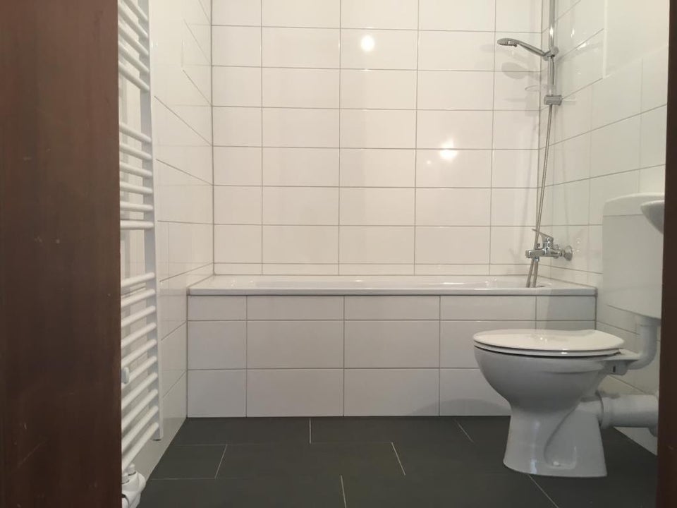 4-Zimmer-Wohnung frisch tapeziert - Foto 2