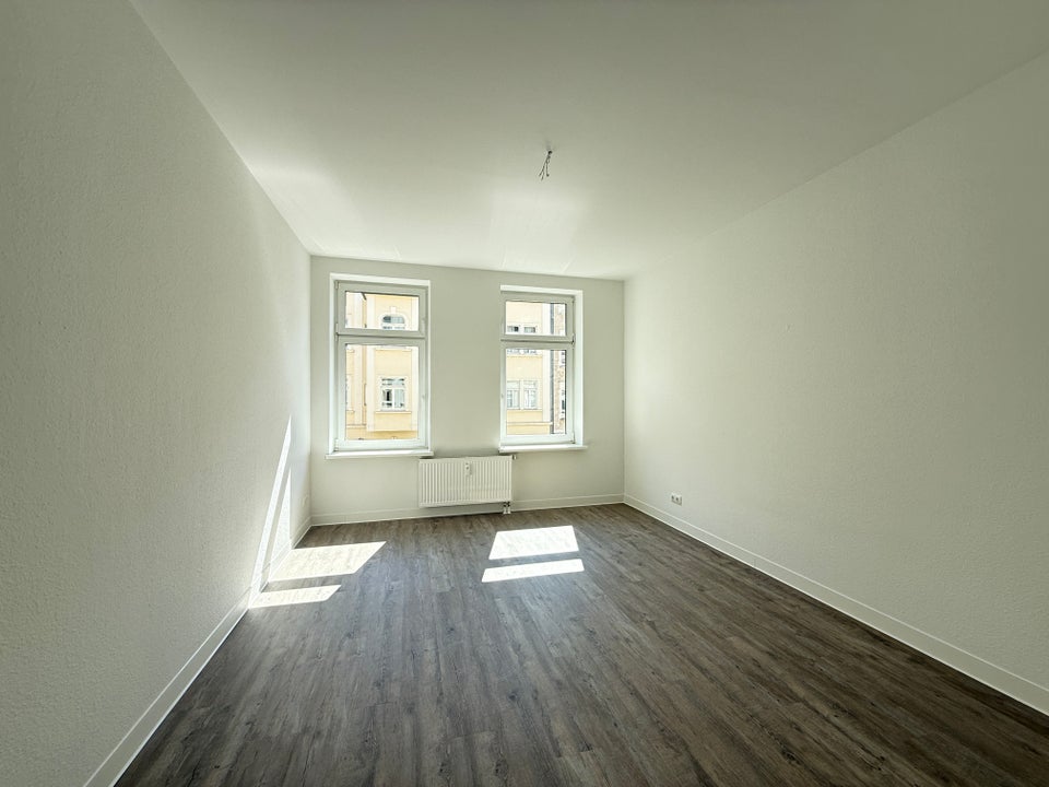 Ansehen - einziehen - wohlfühlen! Ihre frisch sanierte 2-Raum Wohnung! - Foto 2