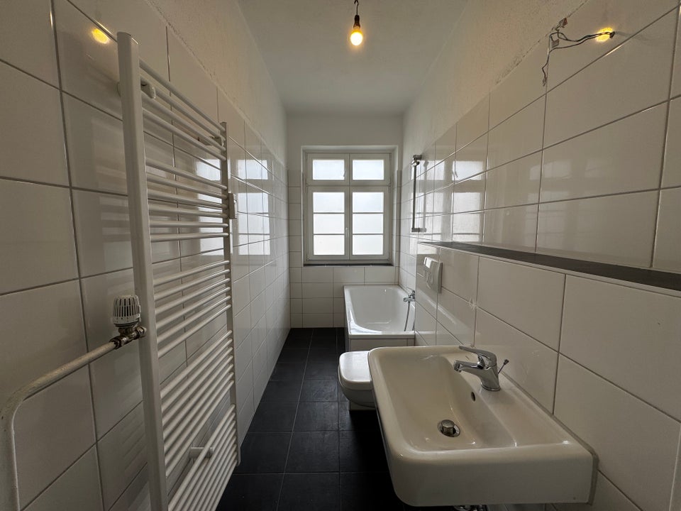 Selbst kreativ werden - helle 3-Zimmer-Eckhauswohnung - Photo 2