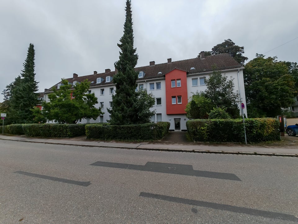 Ideal für Alleinstehende und Rentner - renovierte 1-Zimmer-Wohnung im Erdgeschoss - Foto 1