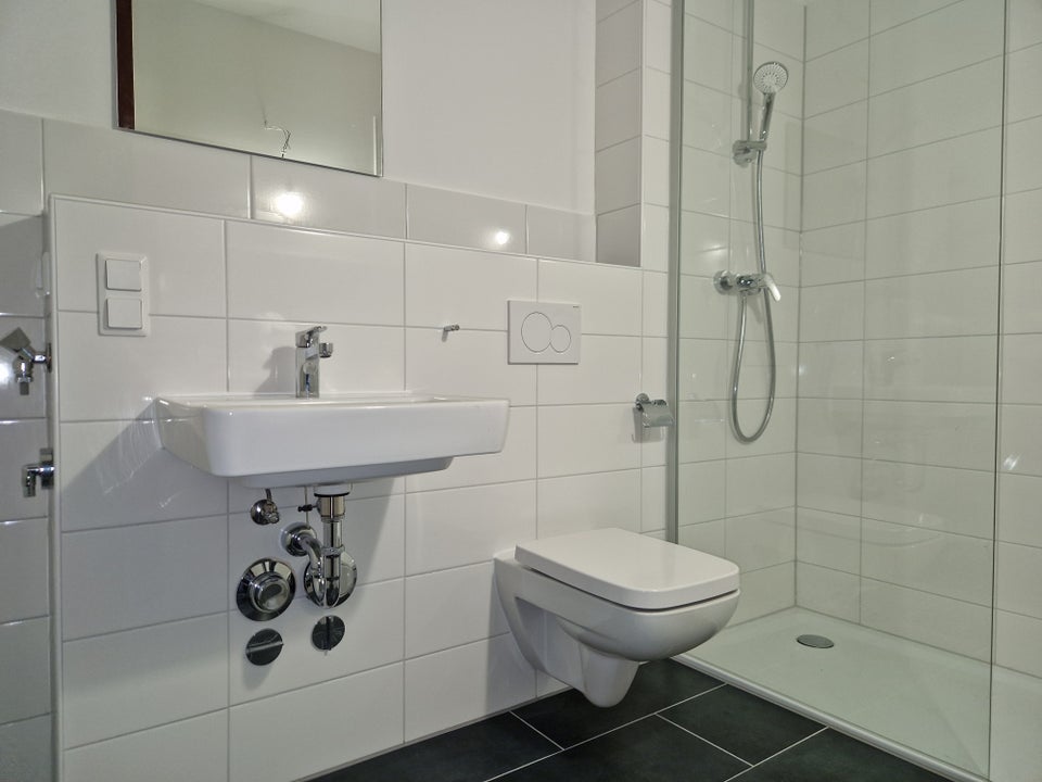 Nimm mich! Komplett renovierte 2-Zimmer-Wohnung mit Balkon! - Foto 4