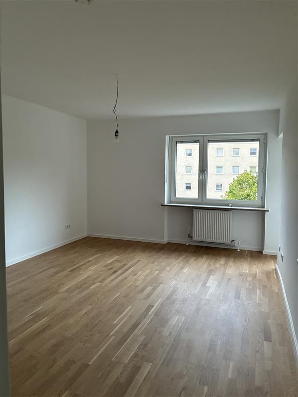 Kernsanierte 3-Zimmer-Wohnung mit Balkon und Einbauküche - Foto 1