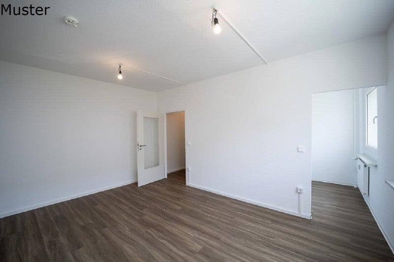 Renovierung einer familienfreundlichen 3-Zimmer-Wohnung mit Balkon! - Foto 4