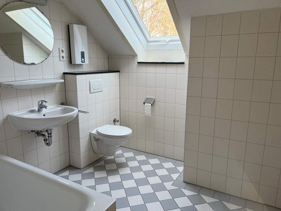Neue Wohnung, neues Glück! Günstige 1-Zi.-Wohnung mit Ausblick - Foto 1