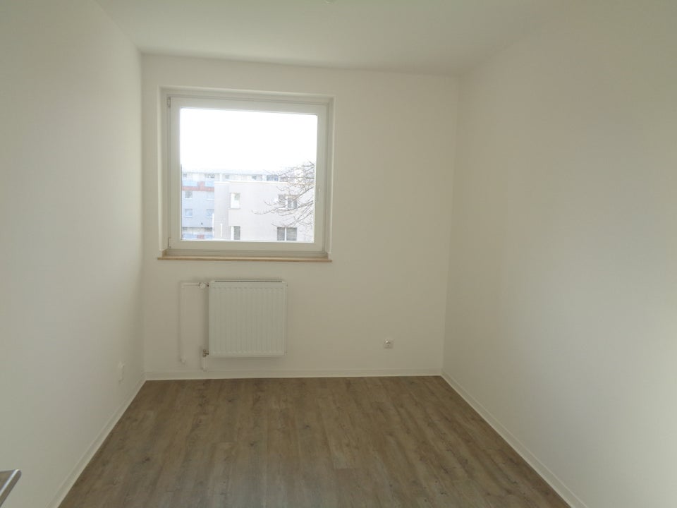 Großzügige, sanierte 3-Zimmer-Wohnung mit Balkon – ideal für junge Familien - Photo 2