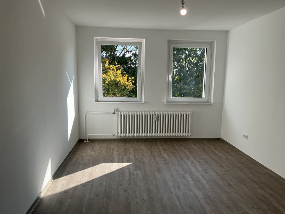 Mitten drin statt nur dabei: ansprechende 2-Zimmer-Wohnung - Foto 2