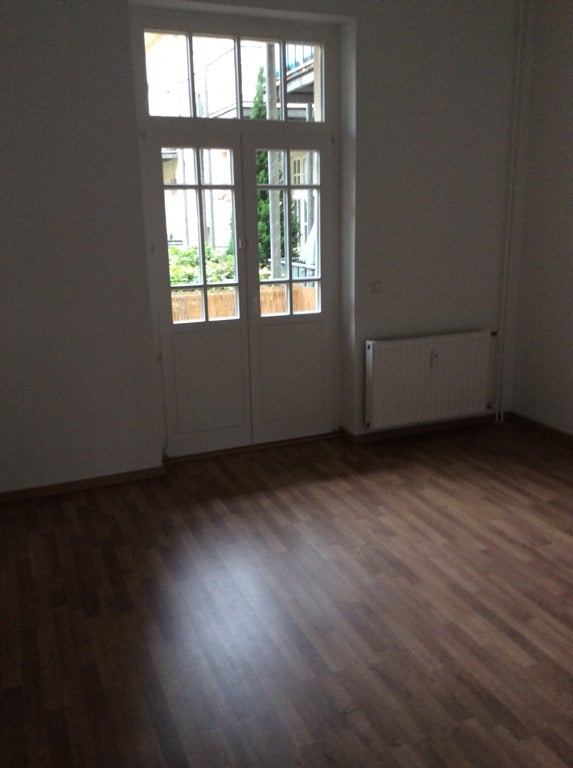 Sehr schöne 2-Zimmer-Altbauwohnung mit Einbauküche und Laminat!!! - Foto 2