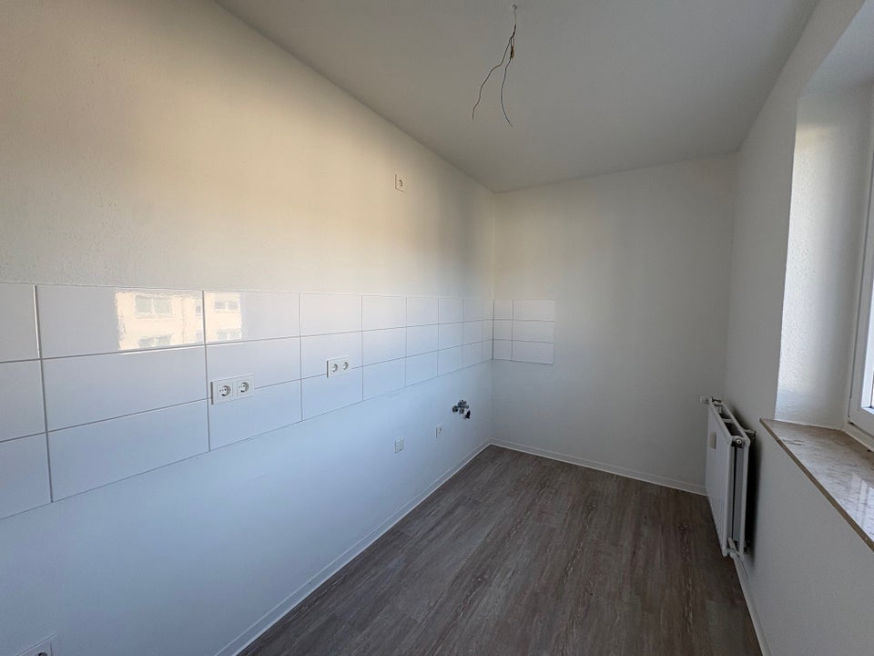 Modern & lichtdurchflutet – 2,5-Zimmer-Wohnung mit Balkon - Photo 1