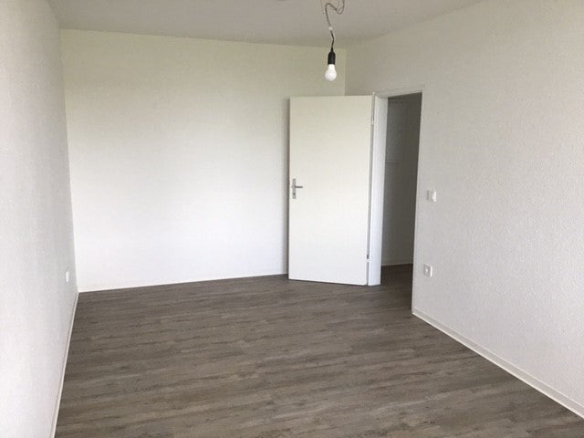 Renovierte 2-Zimmer-Wohnung mit Balkon - Foto 2