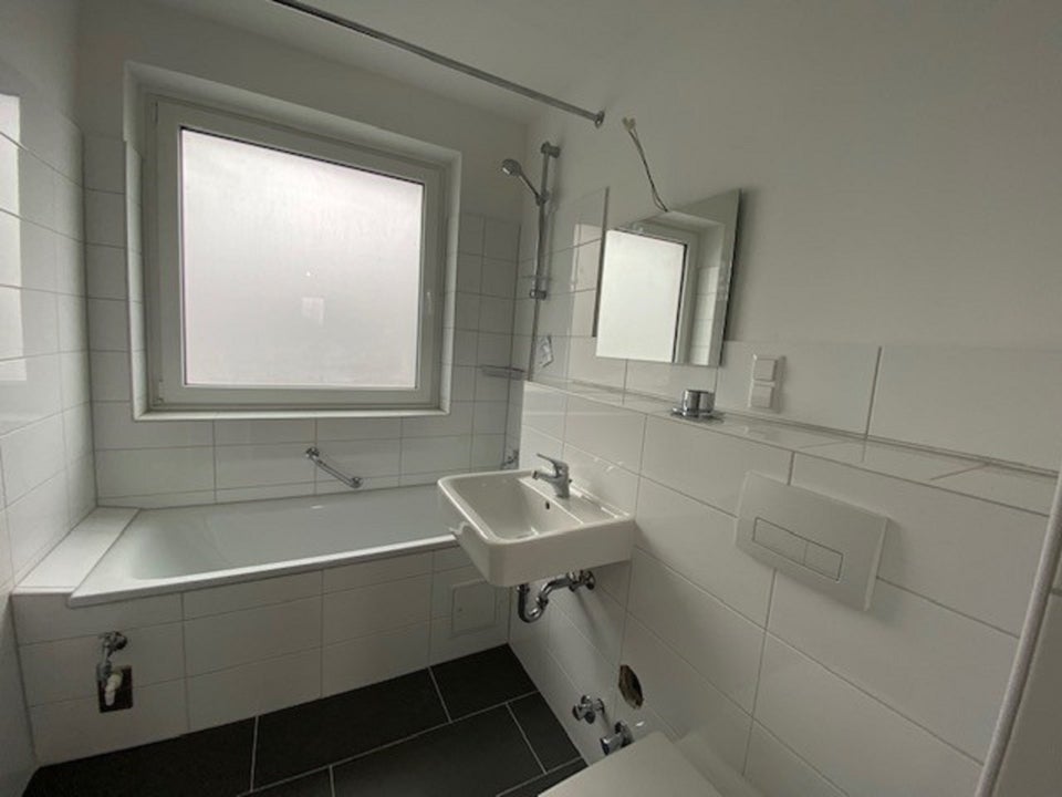 Renovierte 3-Zimmer-Wohnung mit Balkon - Photo 2