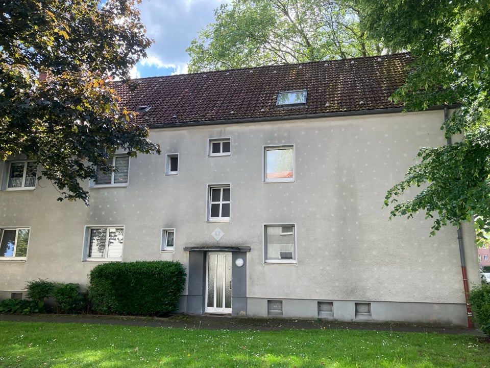 Großzügige 3-Zimmer-Dachgeschosswohnung wartet auf SIE! - Foto 2