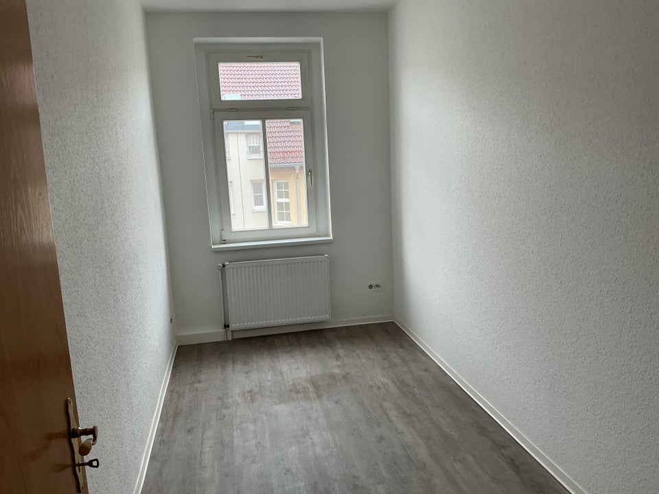 Frisch sanierte 2 R Wohnung zu vermieten - HK noch NICHT in der Miete enthalten - Photo 1