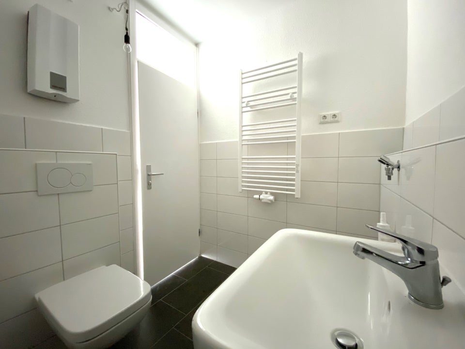 Barrierearm: Bezugsfertige Erdgeschosswohnung mit Dusche! - Photo 3