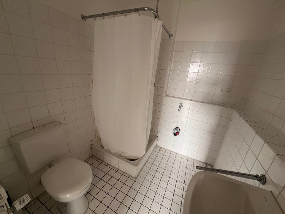 Helle 3-Zimmer-Dachgeschoss-Wohnung mit Weitblick! - Foto 3