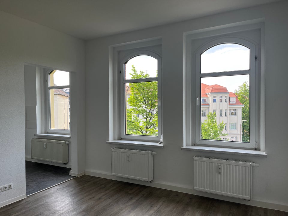 Renovierte Wohnung mit Wohnküche und Balkon! - Photo 1