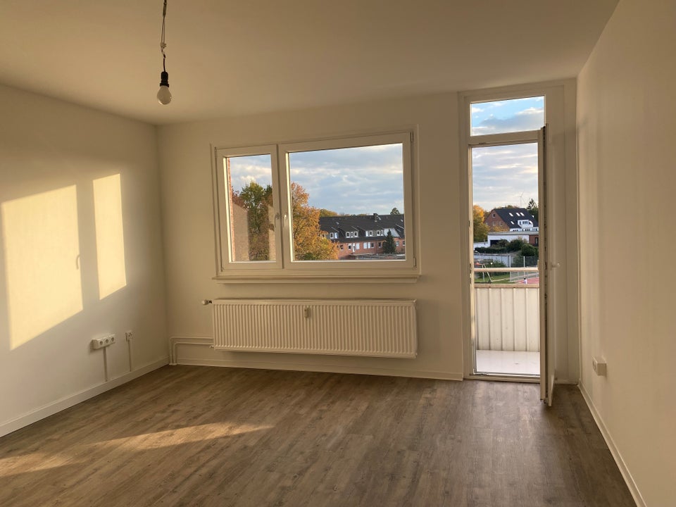 Renovierte 5-Zimmer-Wohnung mit Balkon - Photo 3