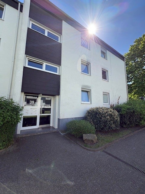 Einziehen & wohlfühlen: 2-Zimmer-Wohnung mit Balkon - Photo 1
