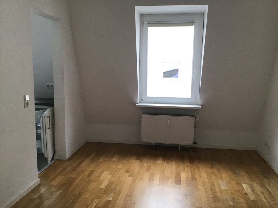 Schöne 2-Zimmerwohnung im Nordend mit Einbauküche! - Foto 3