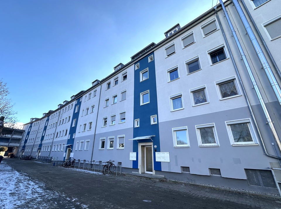 Wohn(t)raum: schicke 3-Zimmer-Dachgeschosswohnung mit Loggia! - Photo 3