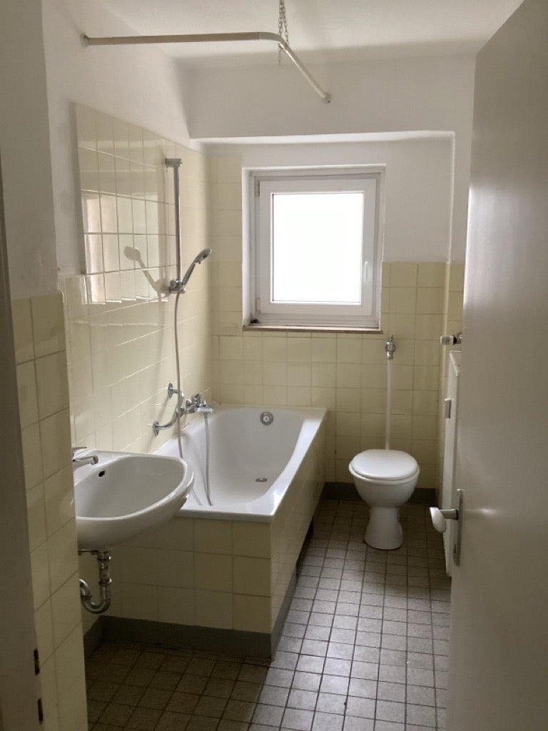 Golzheim - Sanierte 1-Zimmer-Wohnung mit Balkon - Foto 1