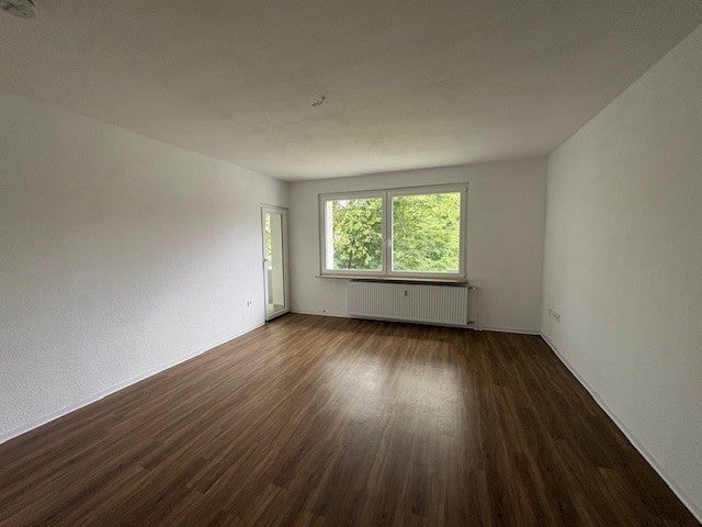 Modernisierte 2-Zimmer-Wohnung mit Balkon in ruhiger Lage - Foto 1