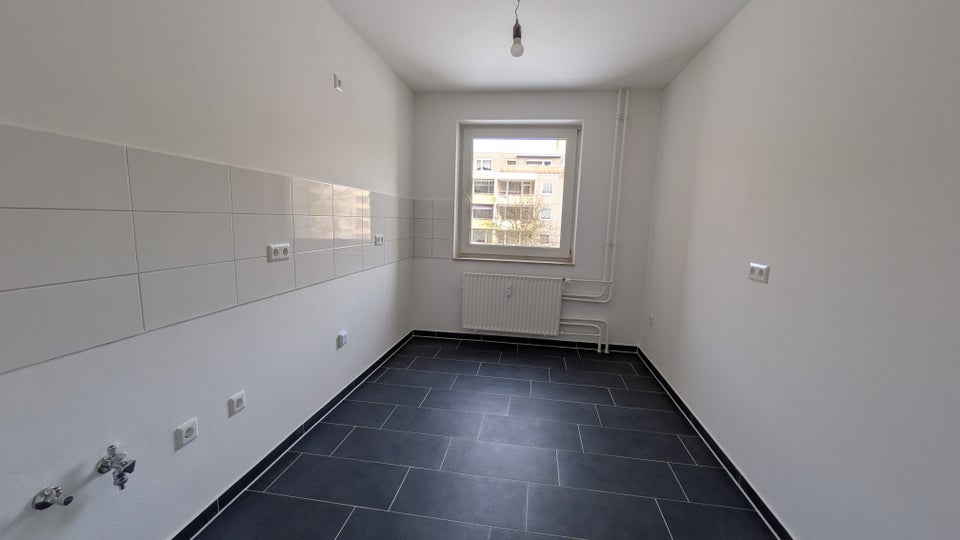 Top Lage - Modernisierte Wohnung mit Balkon - Foto 2