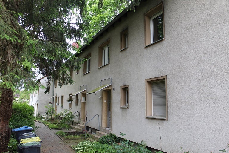 Das Glück hat ein Zuhause: Zweifamilienhaus in attraktiver Lage - Photo 1