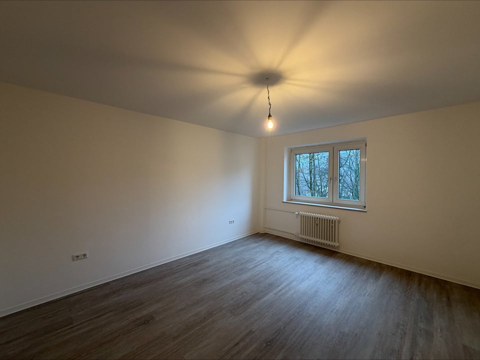 Großzügig geschnittene 2-Zi.-Wohnung mit Balkon in Leverkusen - Steinbüchel - Foto 3