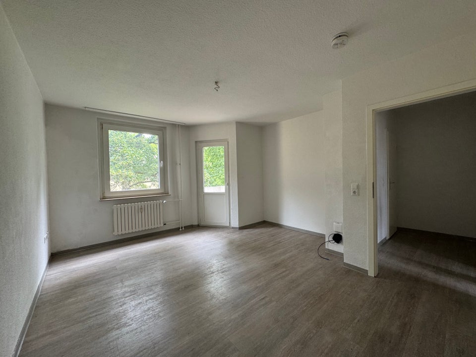 dringend Nachmieter gesucht: zentrale 1-Zi-Wohnung mit Einbauküche + Balkon - Photo 3