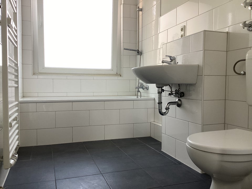 Helle 3-Zimmerwohnung mit Einbauküche und Balkon - Foto 2