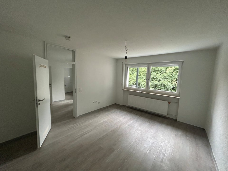 2-Zimmer-Wohnung,komplett renoviert inkl Balkon in grüner Lage - Foto 4