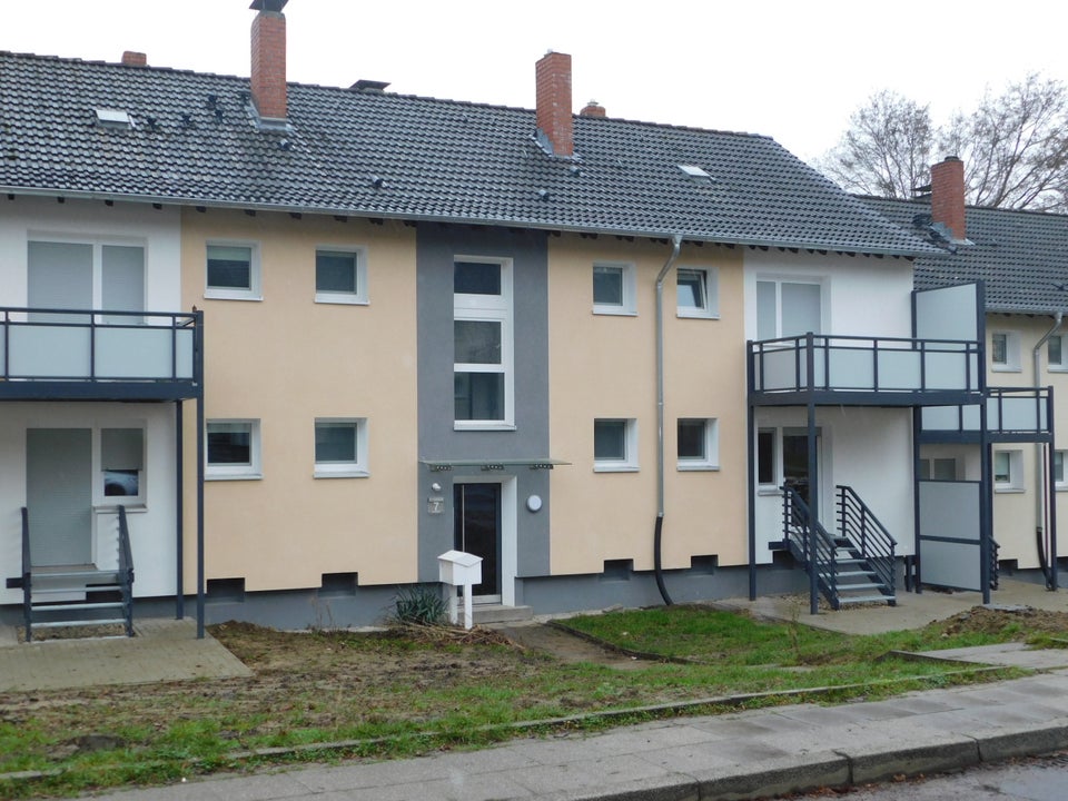 Bezugsfertige 1,5-Raum-Whg. mit modernem Duschbad u. großem Balkon - Foto 3