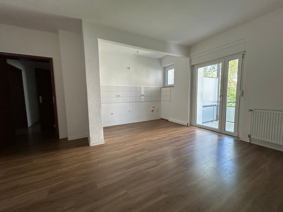 2-Zimmer-Wohnung mit großzügiger Raumaufteilung in ruhiger Lage - Photo 1