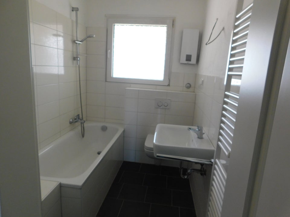 Klasse 2-Zimmer-Wohnung mit Balkon - Foto 4