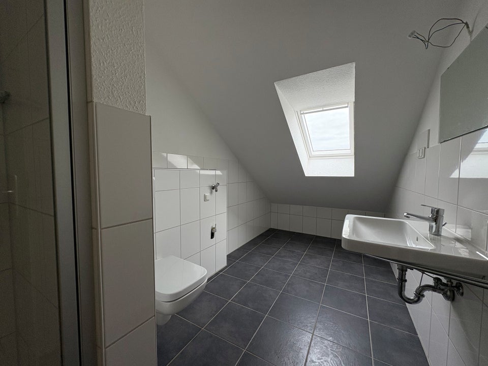 Modernes Wohnen über den Dächern von Katernberg – Licht, Ruhe & Komfort vereint - Photo 5