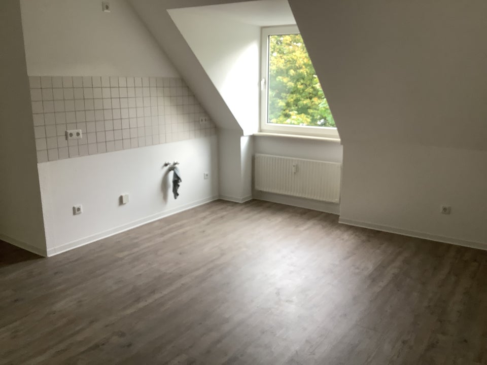 Neues Lebenskapitel ? - günstige 2-Zi.-DG-Wohnung - Foto 3