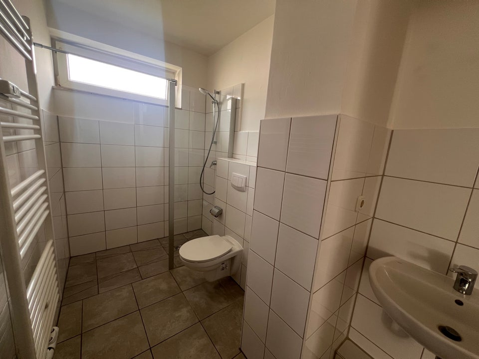3-Zi.-Wohnung im Erdgeschoss mit Balkon - Foto 4