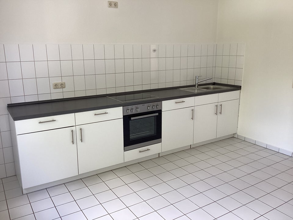 Renovierte 2-Zimmer-Wohnung mit Balkon, ab sofort anmietbar! - Photo 1