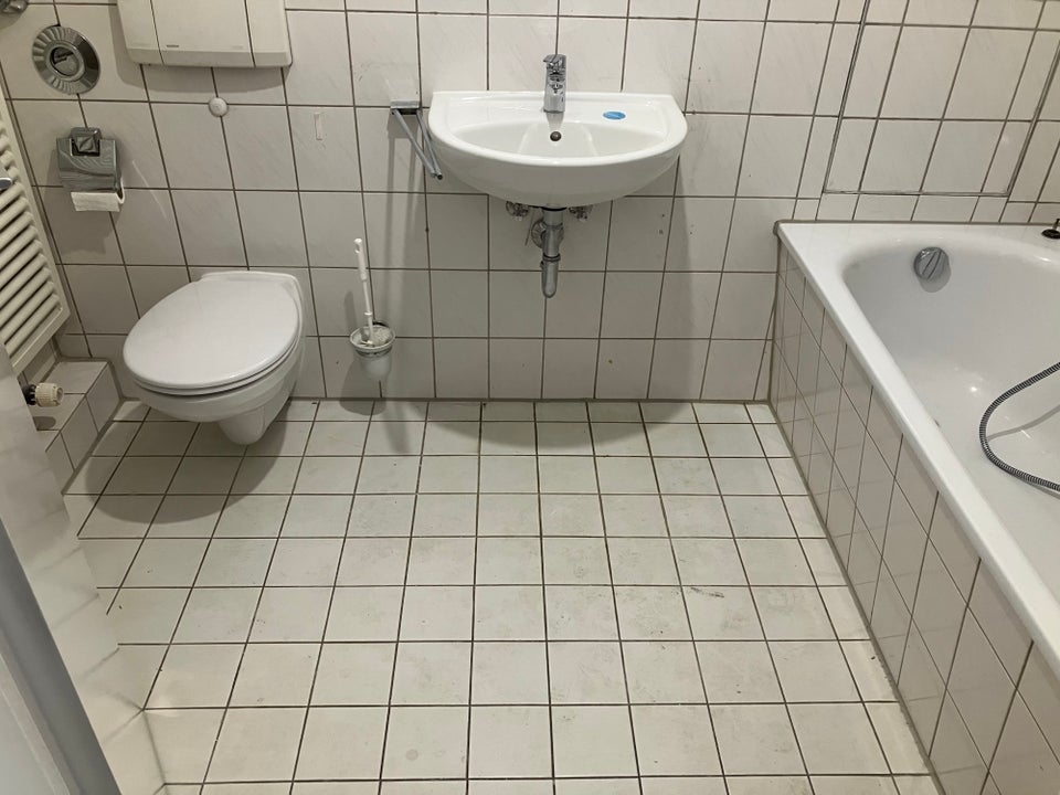 Grosse 2 Zimmerwohnung mit Balkon zum 01.12.26 verfügbar - Foto 2
