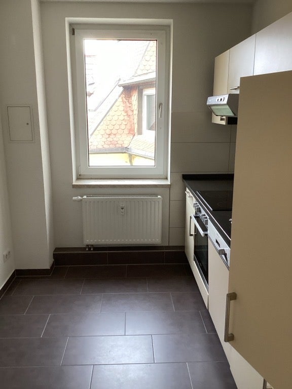 2 Raum Dachgeschosswohnung mit Einbauküche - Foto 2