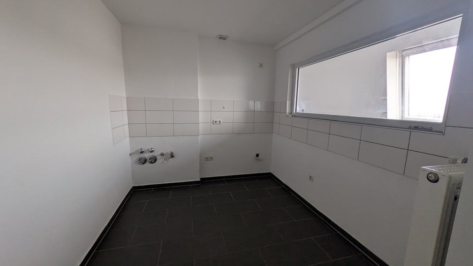 Modernisierte 2 Zimmer-Wohnung ab sofort verfügbar - Photo 3