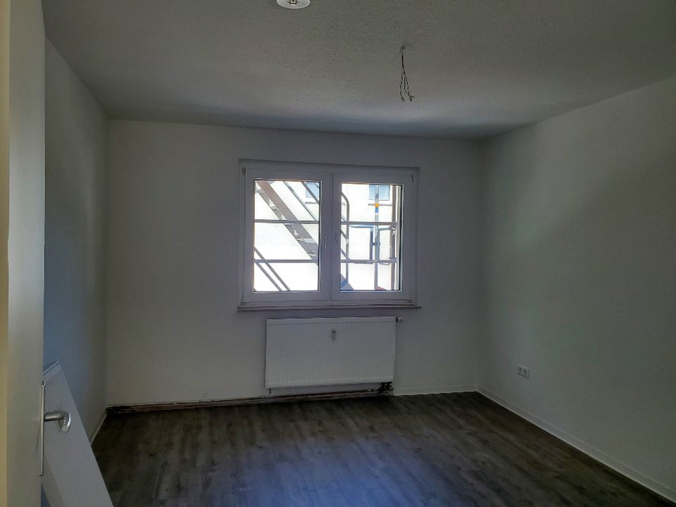 Frisch renovierte 3-Zi.-Whg. in ruhiger und grüner Lage - Photo 5