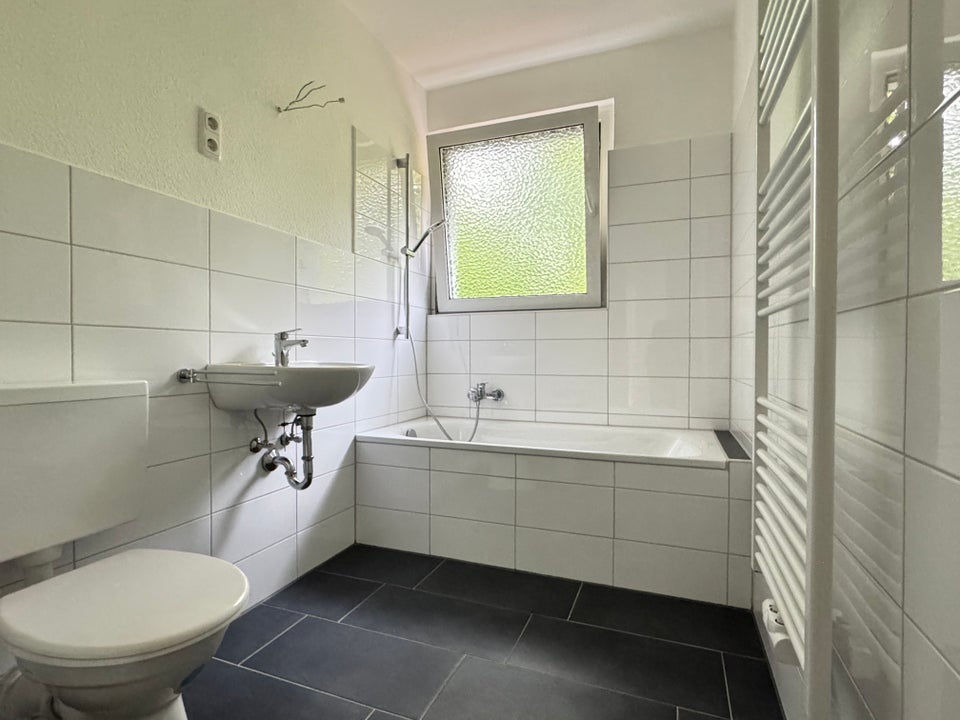 sanierte 3-Zimmer-Wohnung im 1. OG mit Balkon - Photo 5