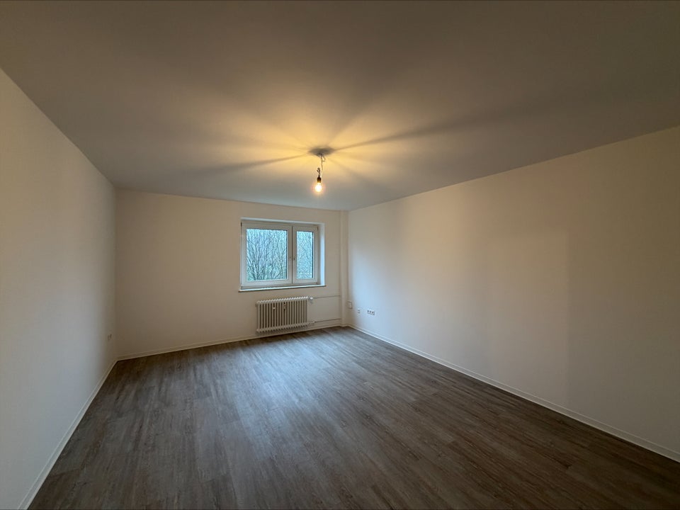 Großzügig geschnittene 2-Zi.-Wohnung mit Balkon in Leverkusen - Steinbüchel - Foto 1